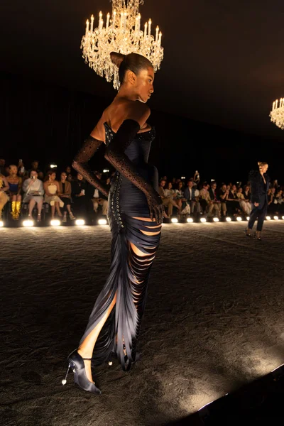 Look 18